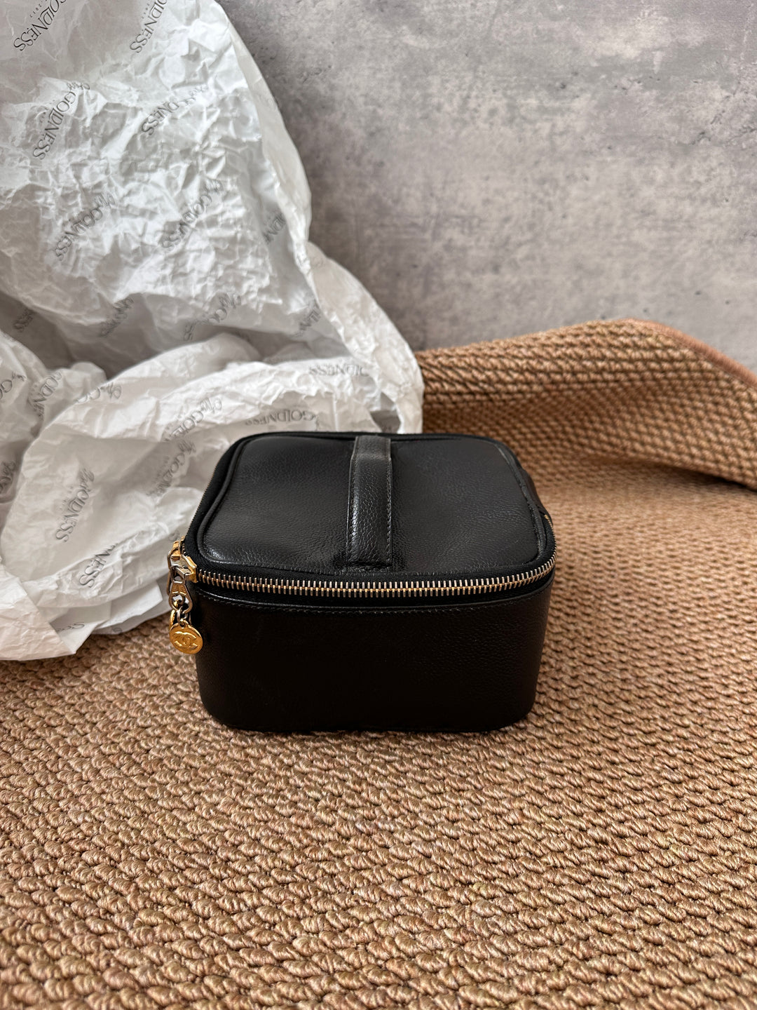 Chanel Black Caviar Leather Vanity Case with Gold Double Zippers ✨｜Compact, Chic & Functional