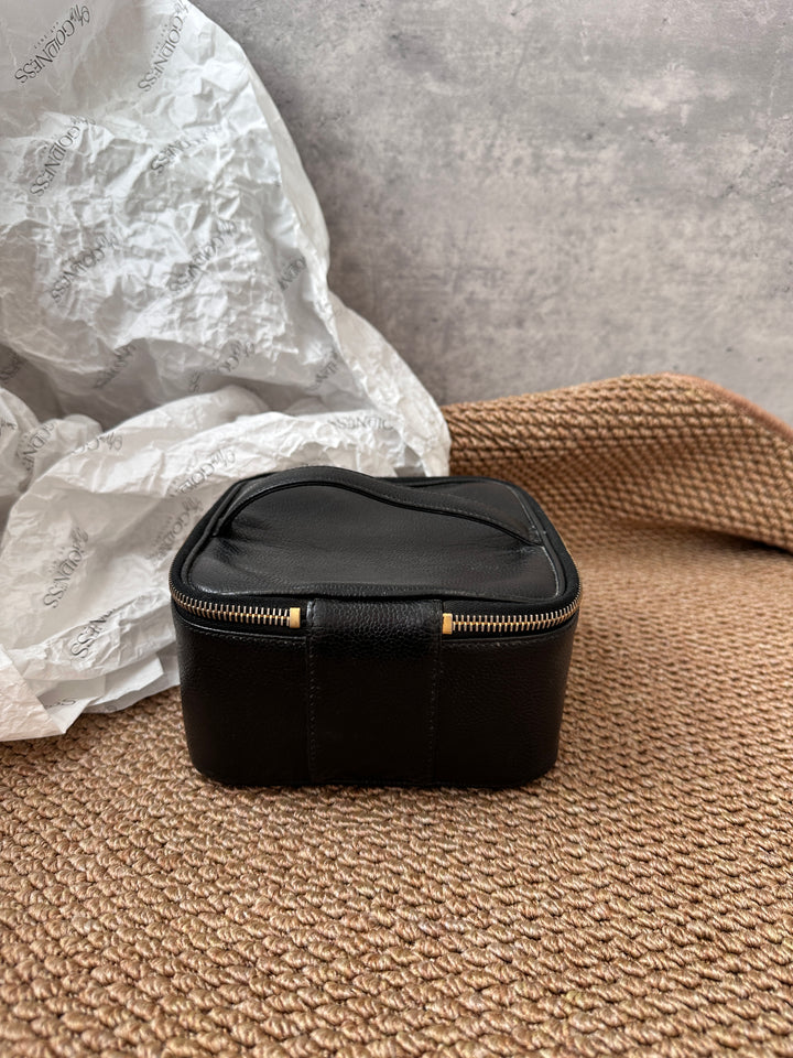 Chanel Black Caviar Leather Vanity Case with Gold Double Zippers ✨｜Compact, Chic & Functional