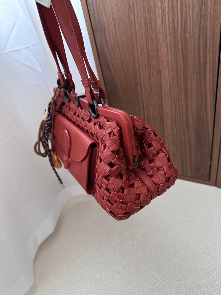 Bottega Veneta Limited Edition Woven Baguette 🎃 | Small Kisslock Underarm Bag ✨