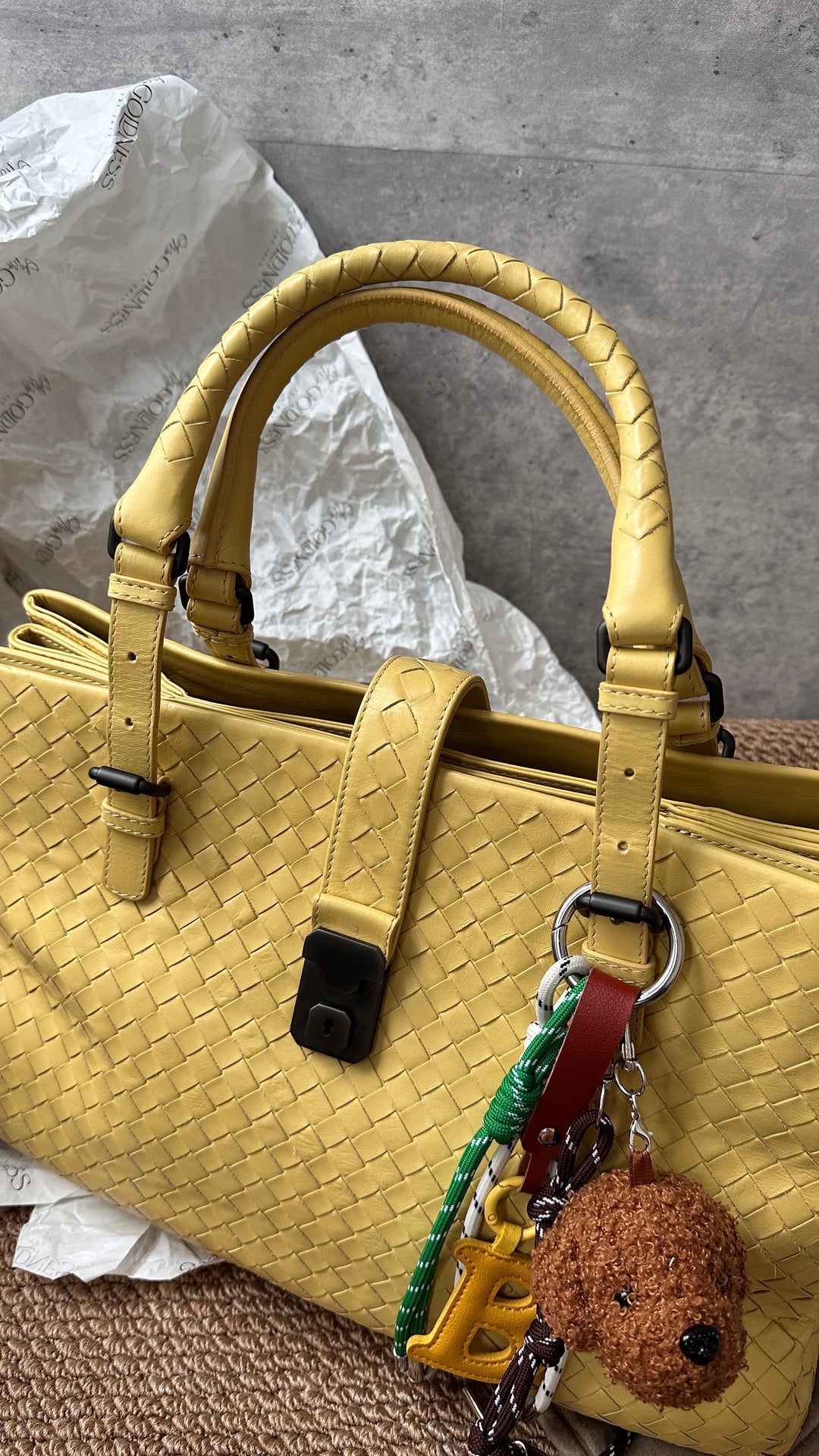 BOTTEGA VENETA Yellow Intrecciato Leather Tote ✨｜Rare Color, Elegant & Spacious