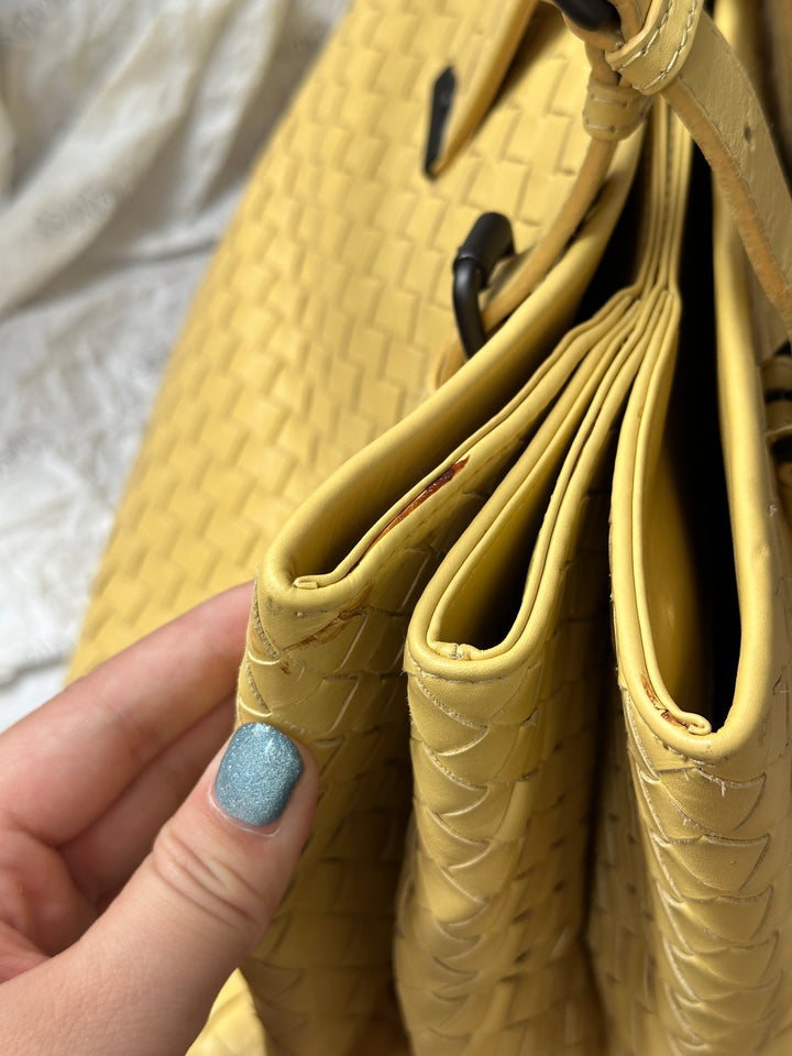 BOTTEGA VENETA Yellow Intrecciato Leather Tote ✨｜Rare Color, Elegant & Spacious