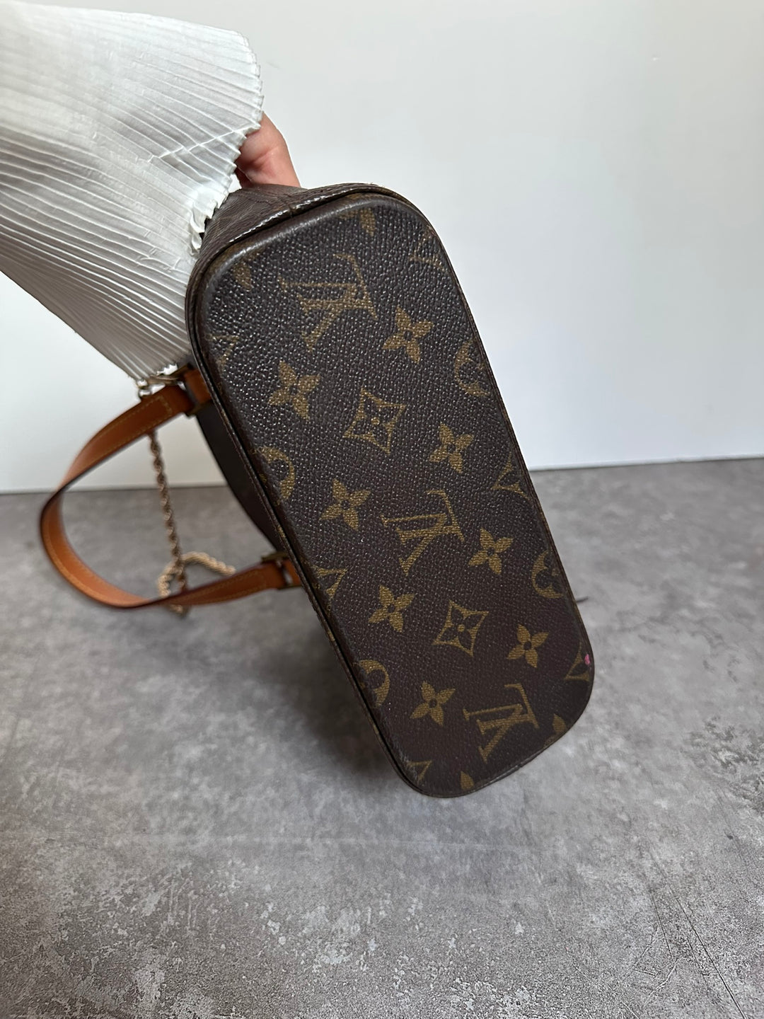 Louis Vuitton Monogram Vavin PM Tote Bag 🤎｜Classic Monogram Canvas × Vachetta Leather Handles × Compact Daily Tote