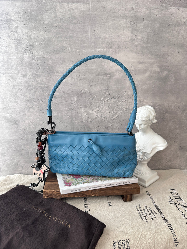 Bottega Veneta Intrecciato Lambskin Shoulder Bag 🩵｜Rare Blue Tone｜Signature Weave｜Effortless Everyday Size