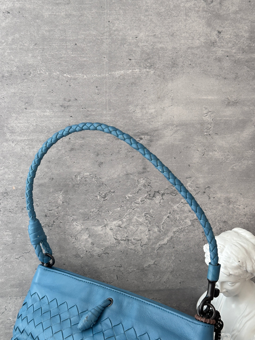Bottega Veneta Intrecciato Lambskin Shoulder Bag 🩵｜Rare Blue Tone｜Signature Weave｜Effortless Everyday Size