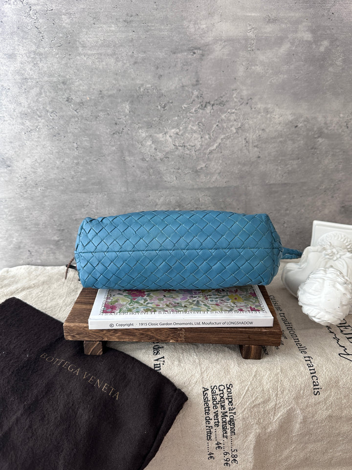 Bottega Veneta Intrecciato Lambskin Shoulder Bag 🩵｜Rare Blue Tone｜Signature Weave｜Effortless Everyday Size