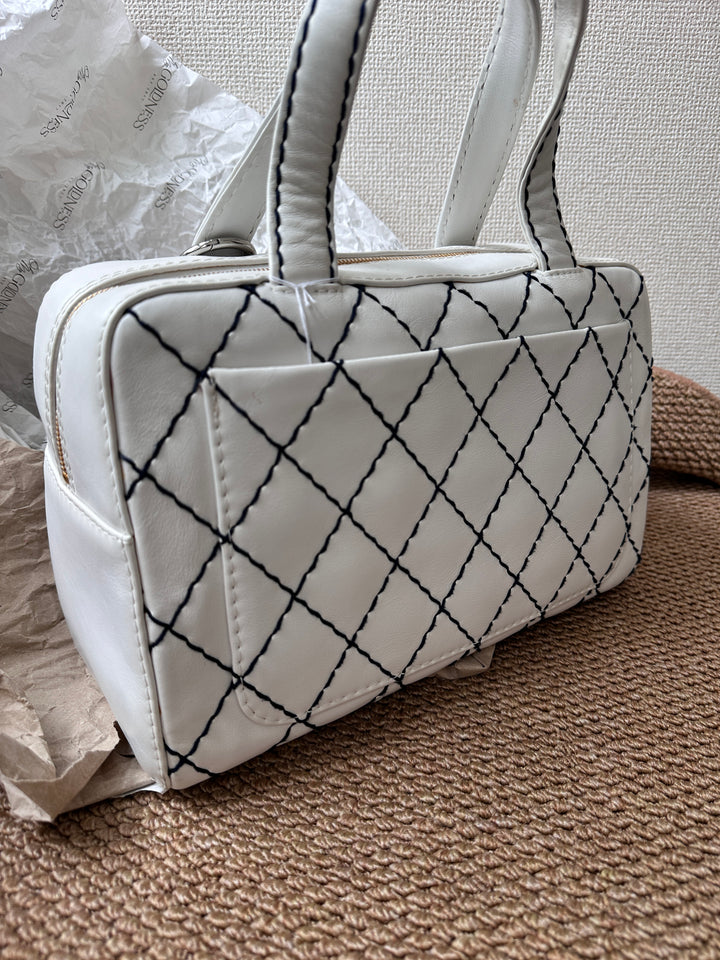 CHANEL Quilted Contrast Stitch Boston Bag ✨｜Rare White & Black Statement Piece