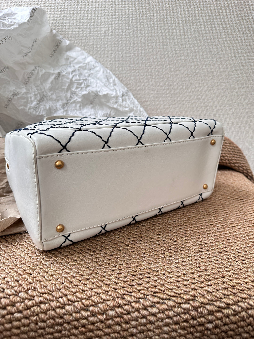 CHANEL Quilted Contrast Stitch Boston Bag ✨｜Rare White & Black Statement Piece