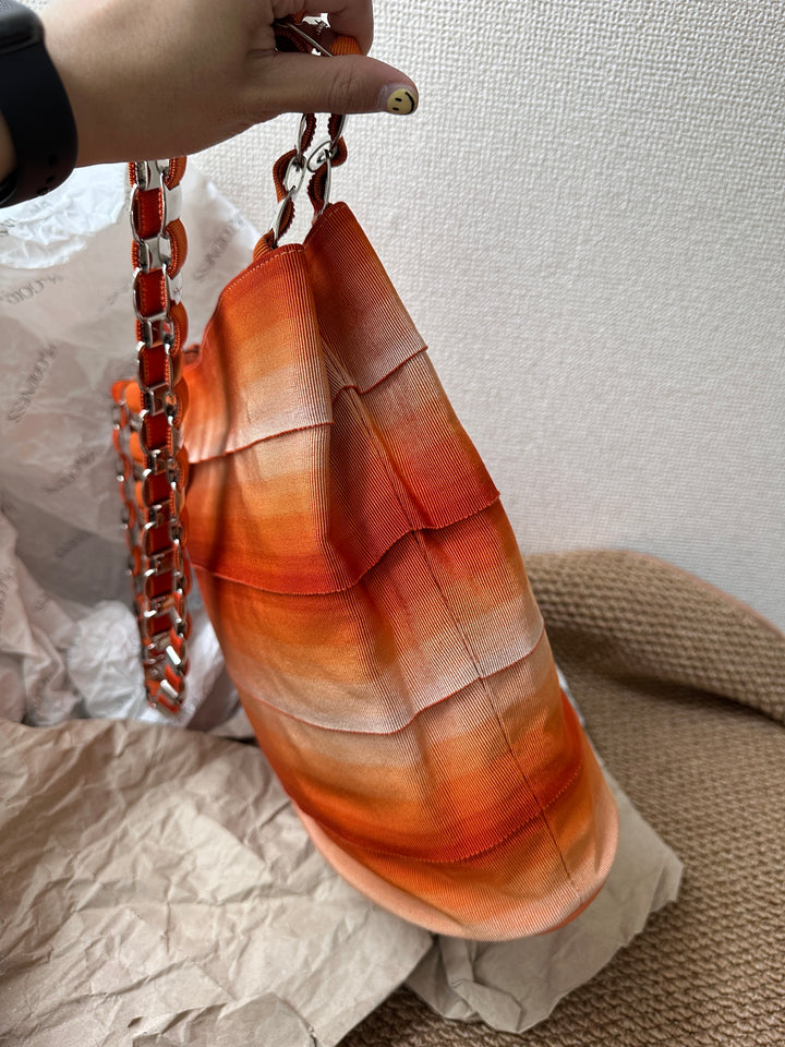 Ferragamo Sunset Color Chain Shoulder Bag ✨｜Vivid Gradient Charm with Everyday Ease
