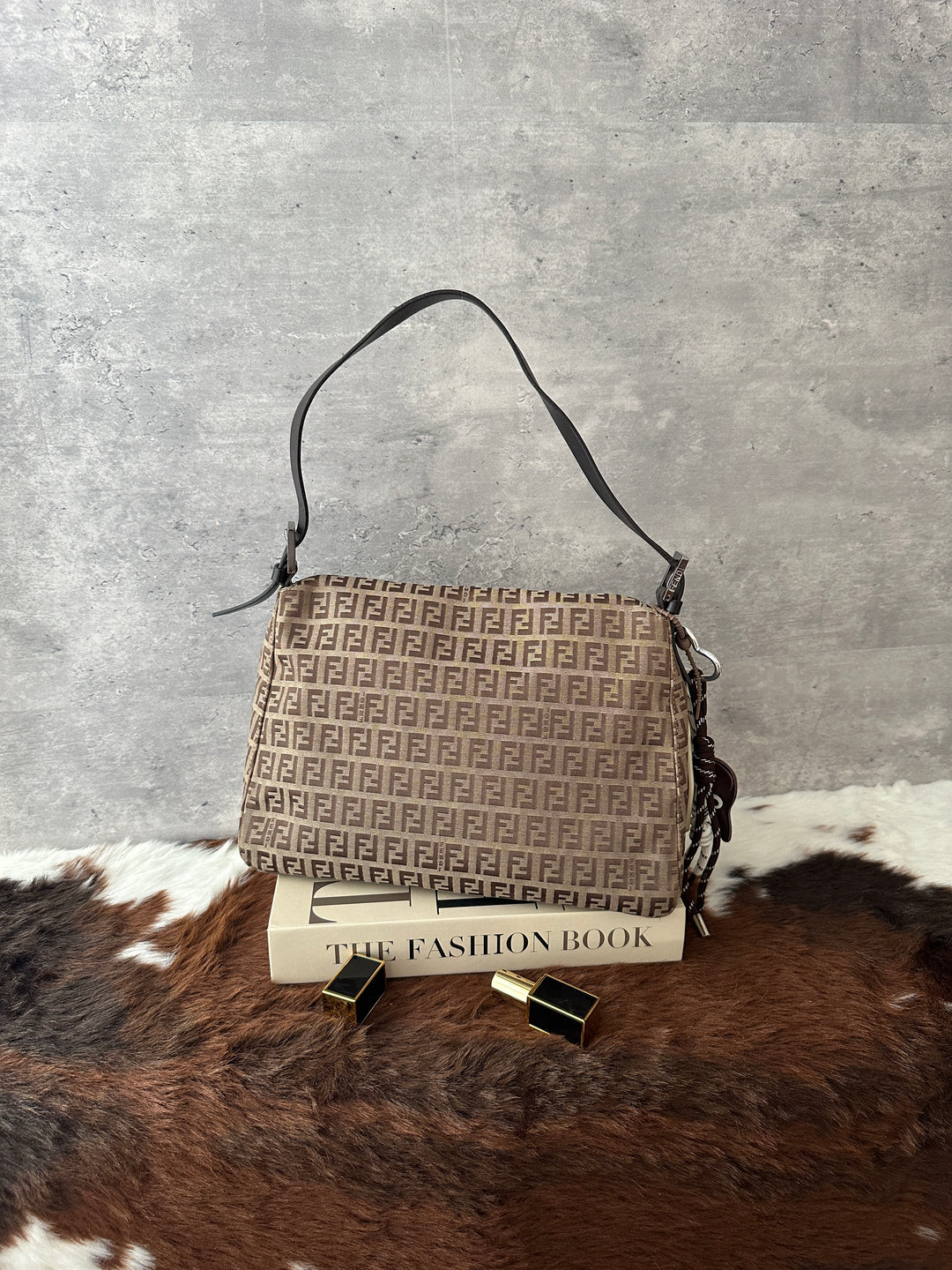 Fendi Mamma Baguette Zucca Shoulder Bag 🤎｜Iconic FF Monogram・Statement Buckle・Vintage Favorite