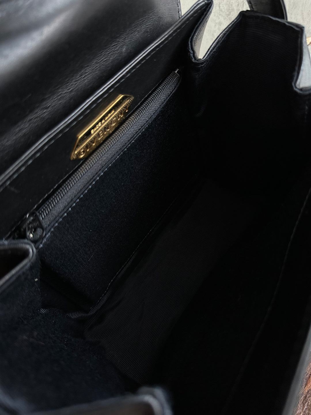 Givenchy Vintage Kelly Shoulder Bag 🖤 | Classic Glamour with a Modern Twist