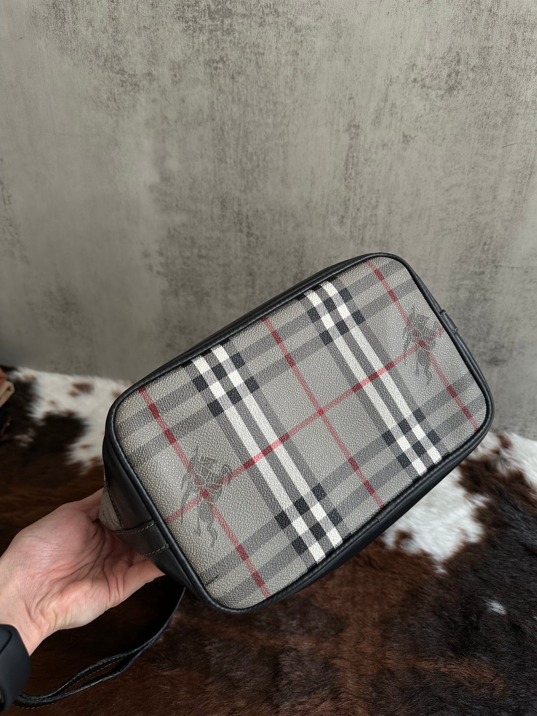 Burberry Vintage Grey Check Bucket Bag 🤍🖤 | Classic Heritage Meets Effortless Chic