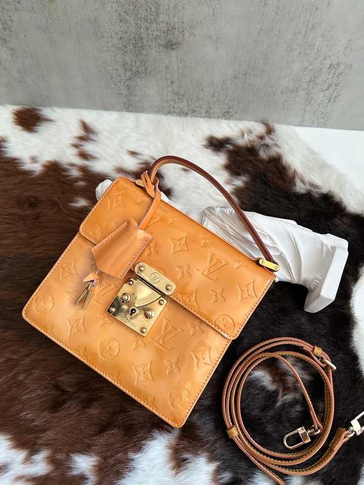 Louis Vuitton Vernis Monogram Kelly 🍯✨ | Modern Classic in Glossy Elegance