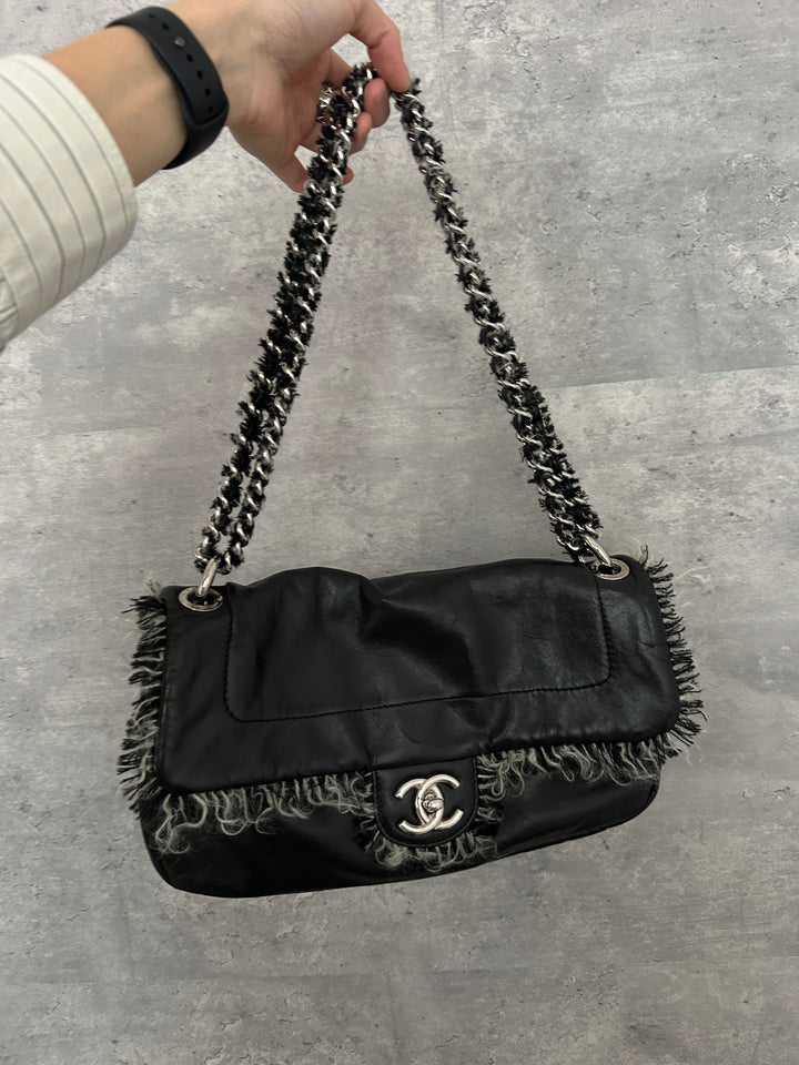 CHANEL Shearling-Trim Calfskin Chain Shoulder Bag 🖤✨ Ultra-Rare Find