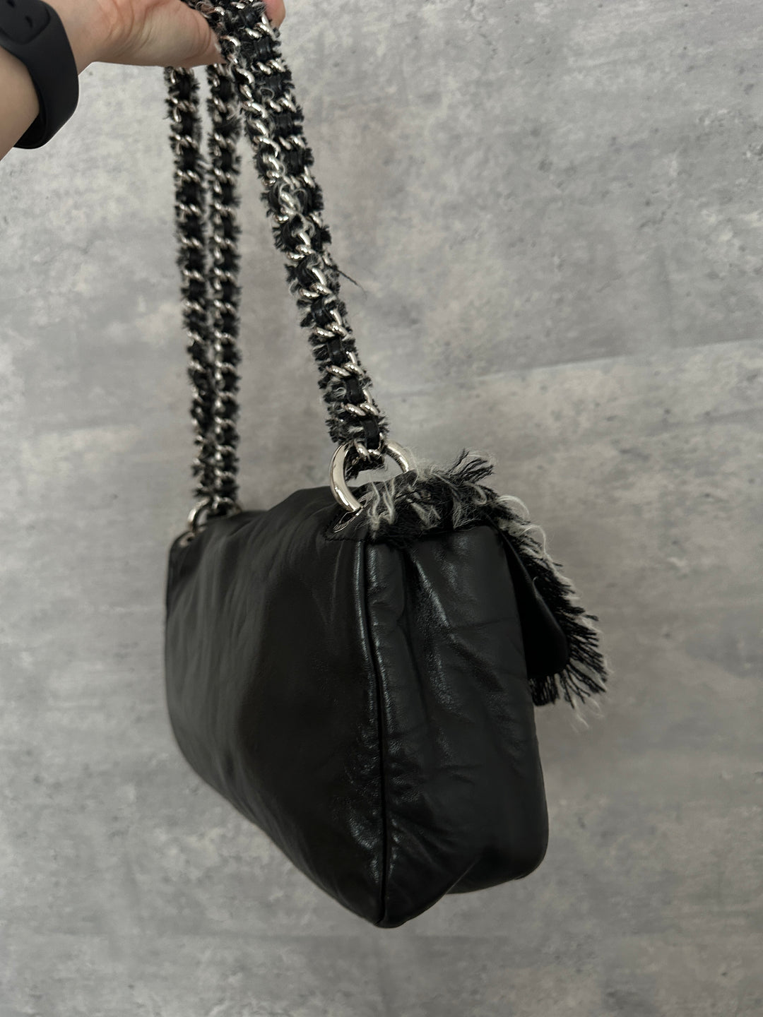 CHANEL Shearling-Trim Calfskin Chain Shoulder Bag 🖤✨ Ultra-Rare Find