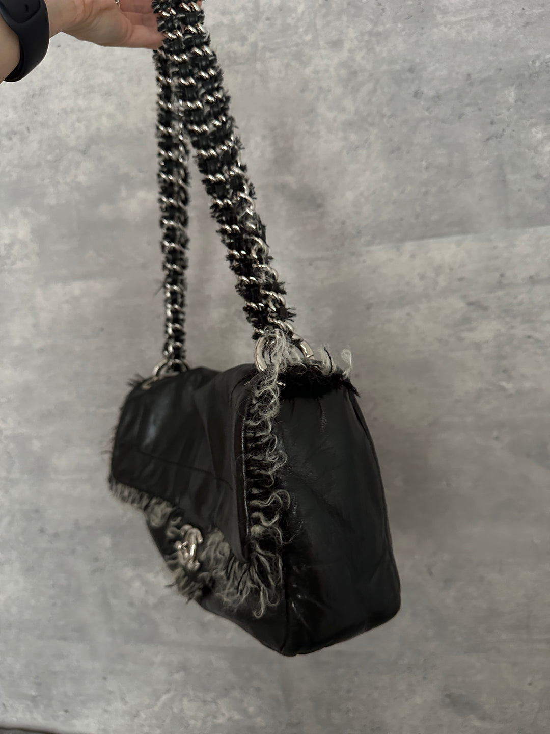 CHANEL Shearling-Trim Calfskin Chain Shoulder Bag 🖤✨ Ultra-Rare Find