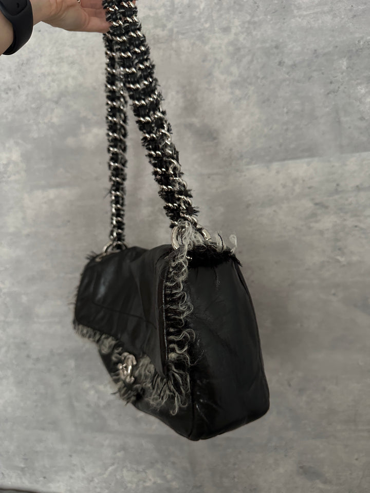 CHANEL Shearling-Trim Calfskin Chain Shoulder Bag 🖤✨ Ultra-Rare Find