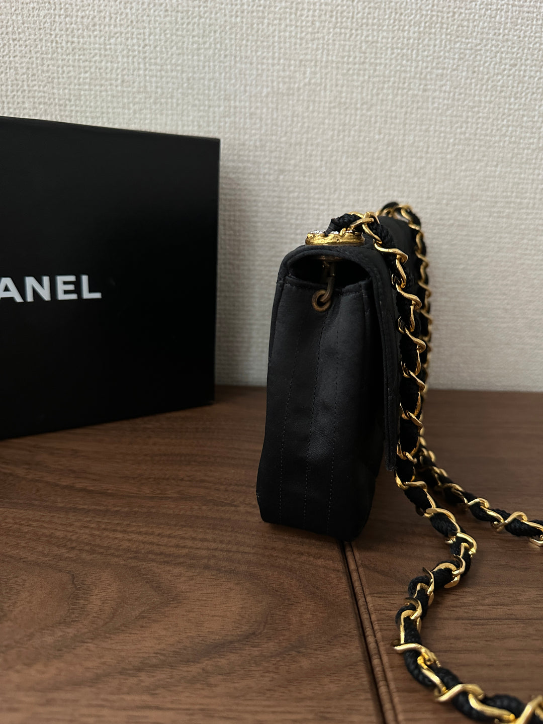 CHANEL Shearling-Trim Calfskin Chain Shoulder Bag 🖤✨ Ultra-Rare Find