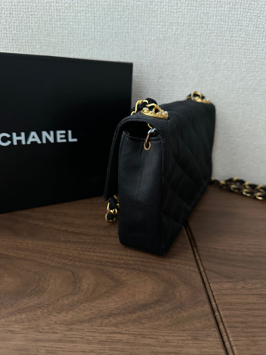 CHANEL Shearling-Trim Calfskin Chain Shoulder Bag 🖤✨ Ultra-Rare Find