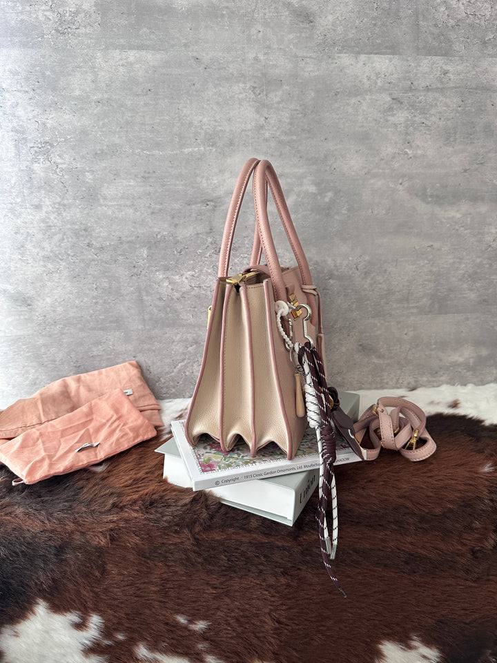 Miu Miu Madras 🌸💕｜Blush Pink × Gold Hardware × 2-Way Bag