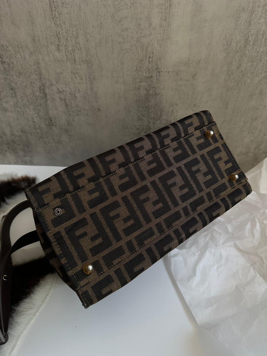 FENDI Zucca Monogram Box Bag 🤎｜Structured Silhouette × Gold-Tone Hardware × Vintage Logo Canvas