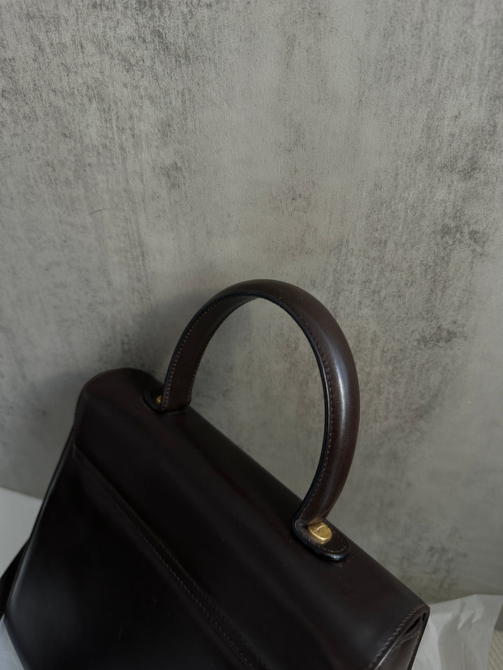 Salvatore Ferragamo Gancini Top Handle Bag 🖤｜Polished Black Leather × Gold Gancini Clasp × Detachable Shoulder Strap