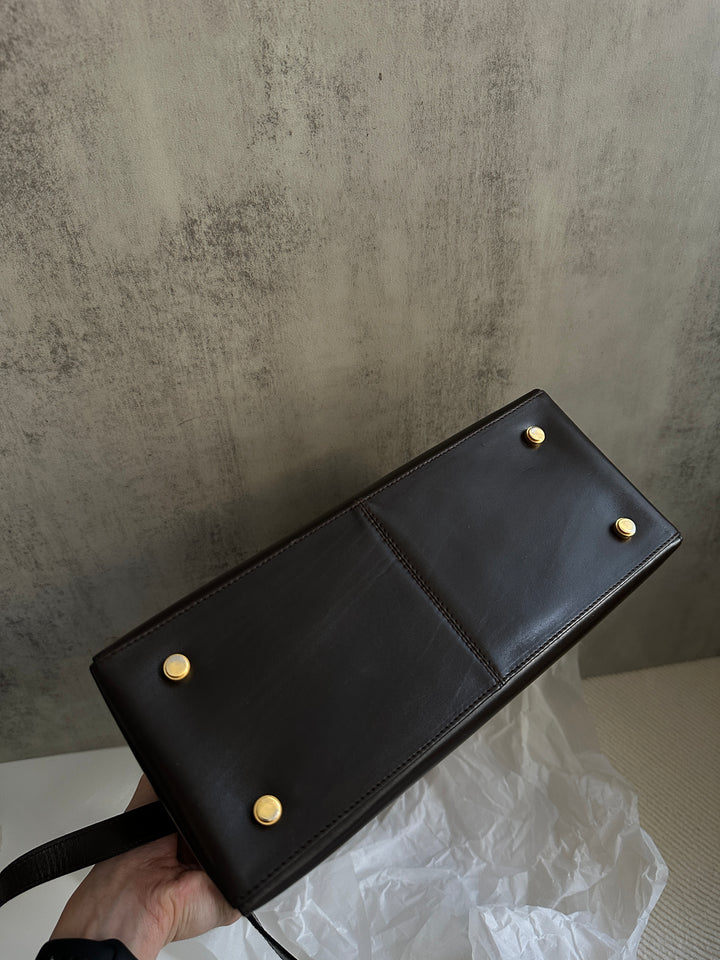 Salvatore Ferragamo Gancini Top Handle Bag 🖤｜Polished Black Leather × Gold Gancini Clasp × Detachable Shoulder Strap
