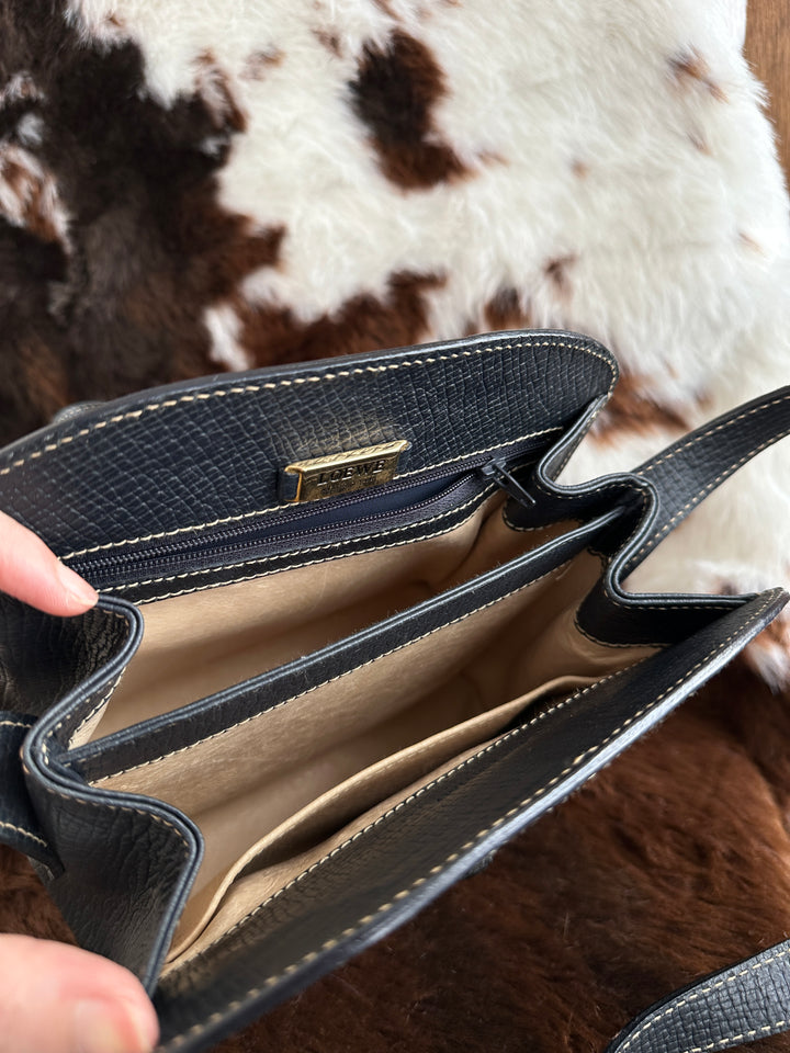 Loewe Leaf Turnlock Mini Box Bag 🖤😻｜Leaf Turnlock Detail × Mini Box Shape × Crossbody Ready
