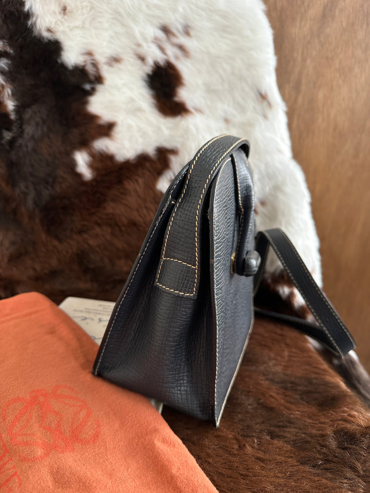 Loewe Leaf Turnlock Mini Box Bag 🖤😻｜Leaf Turnlock Detail × Mini Box Shape × Crossbody Ready