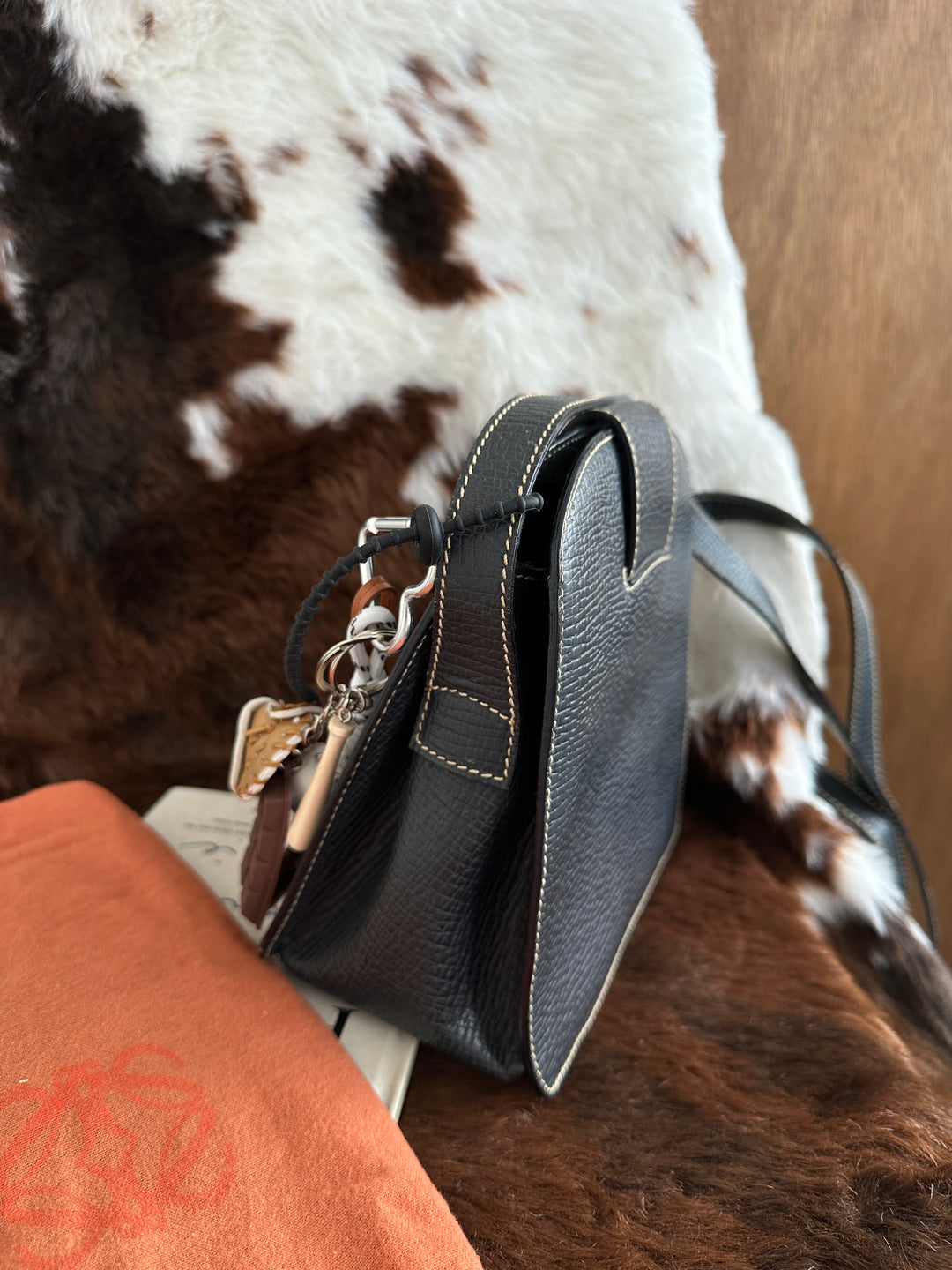 Loewe Leaf Turnlock Mini Box Bag 🖤😻｜Leaf Turnlock Detail × Mini Box Shape × Crossbody Ready