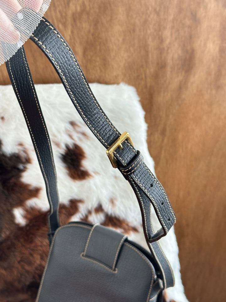 Loewe Leaf Turnlock Mini Box Bag 🖤😻｜Leaf Turnlock Detail × Mini Box Shape × Crossbody Ready