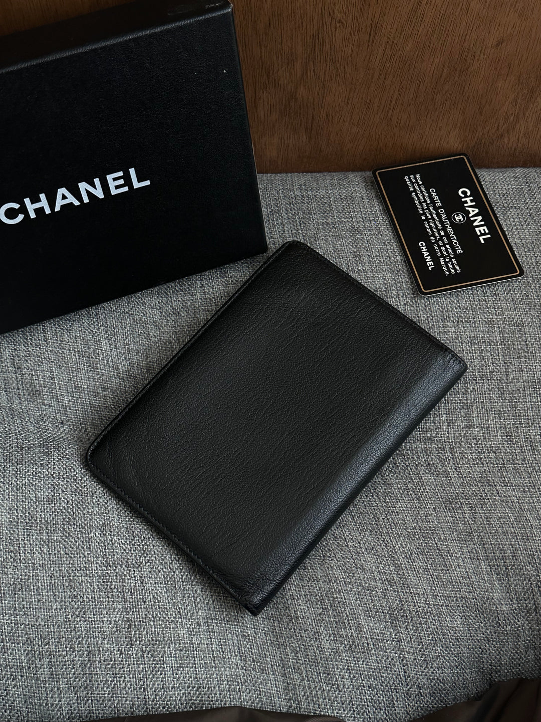 CHANEL Leather Wallet Passport Case 🖤｜Full Set with Box × Rare Passport Format × Multi-Use Practicality