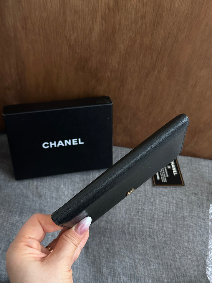 CHANEL Leather Wallet Passport Case 🖤｜Full Set with Box × Rare Passport Format × Multi-Use Practicality