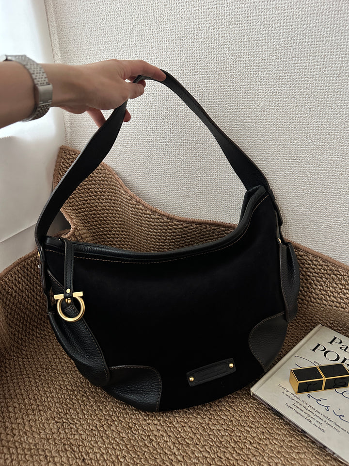Salvatore Ferragamo Horseshoe Buckle Hobo — Black 🖤✨ Elegant & Spacious Vintage Classic