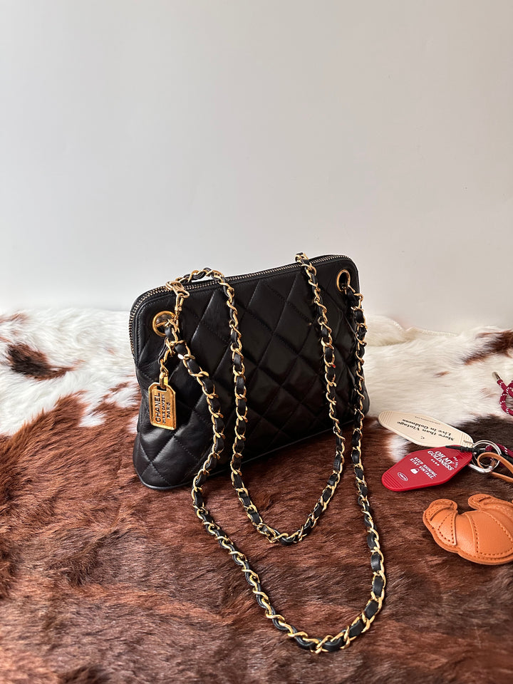 CHANEL Mini Lambskin Shell Bag 🖤｜Soft Lambskin × Iconic Quilting × Adorable Rare Details