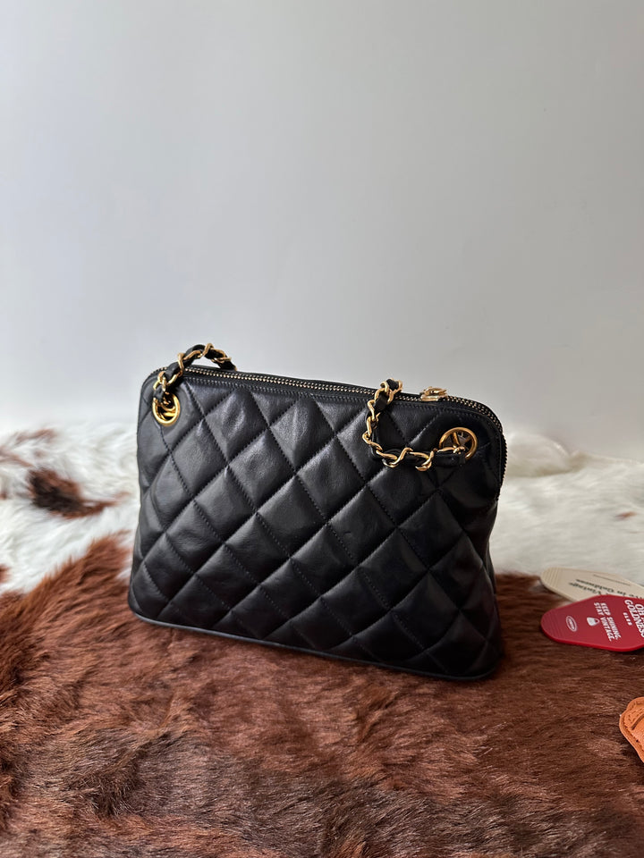 CHANEL Mini Lambskin Shell Bag 🖤｜Soft Lambskin × Iconic Quilting × Adorable Rare Details