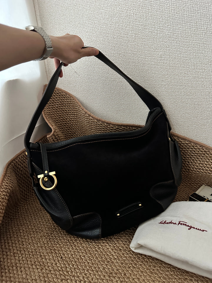 Salvatore Ferragamo Horseshoe Buckle Hobo — Black 🖤✨ Elegant & Spacious Vintage Classic