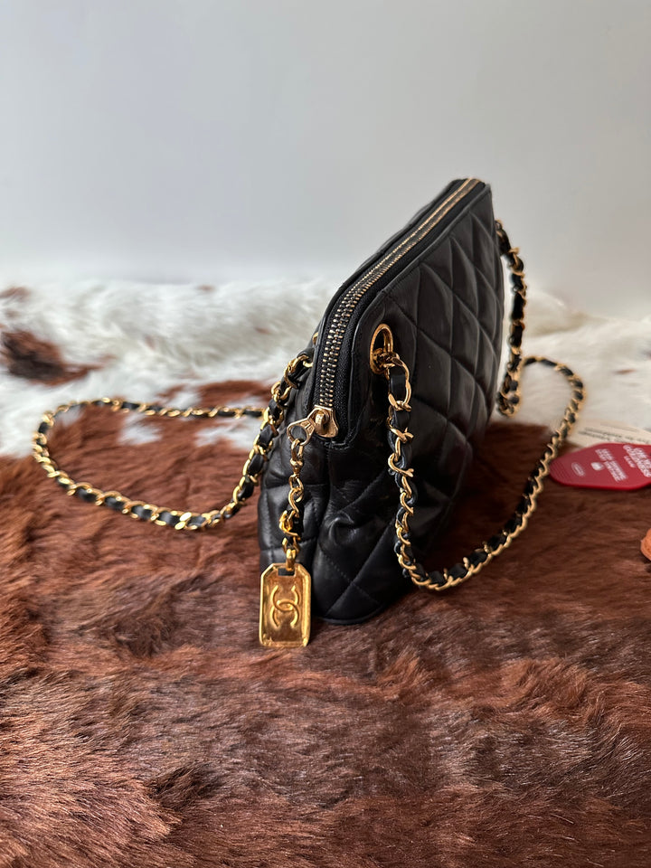 CHANEL Mini Lambskin Shell Bag 🖤｜Soft Lambskin × Iconic Quilting × Adorable Rare Details