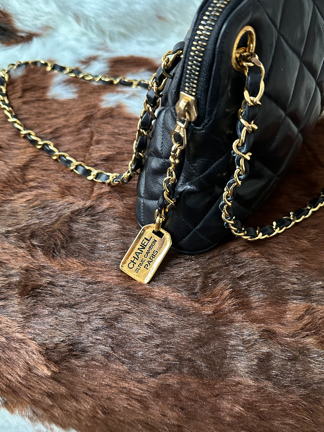 CHANEL Mini Lambskin Shell Bag 🖤｜Soft Lambskin × Iconic Quilting × Adorable Rare Details