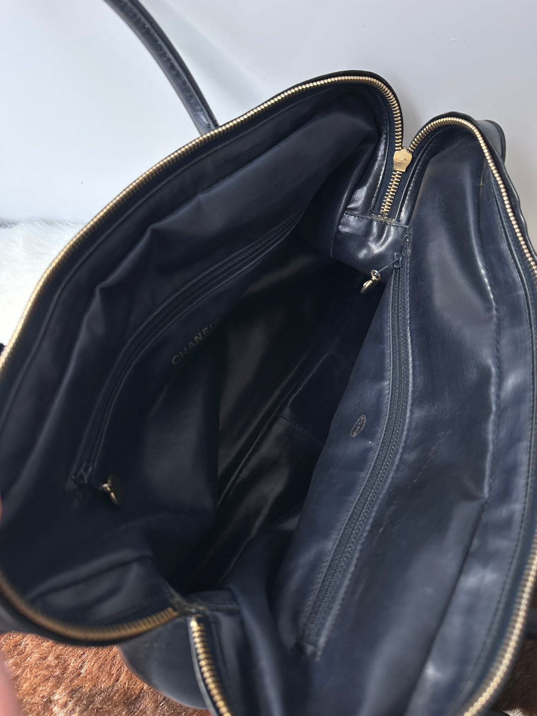 CHANEL Denim Leather Tote Bag 💙🖤｜Oversized CC Logo × Gold Ring Charm × Lightweight Daily Carry