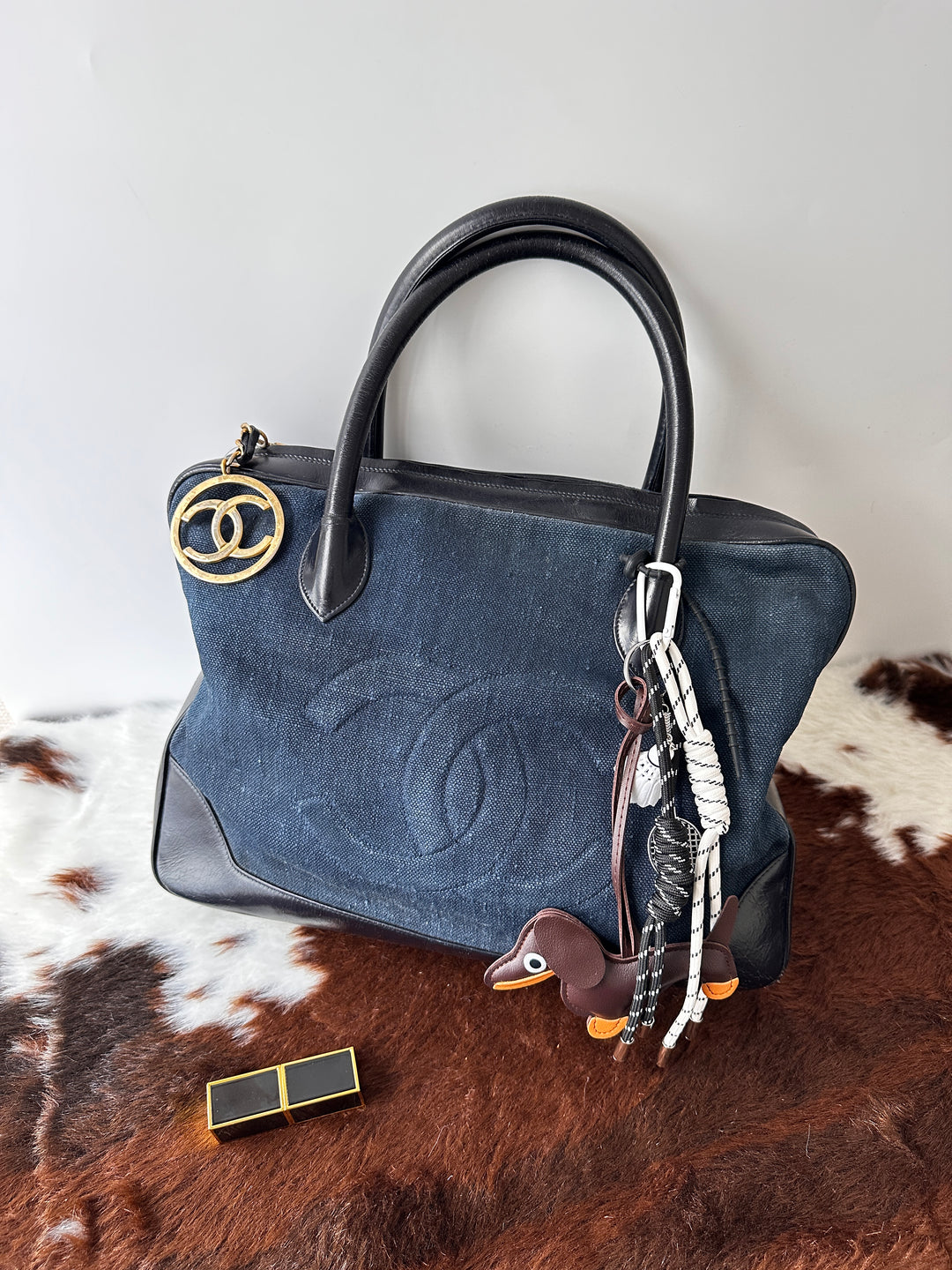 CHANEL Denim Leather Tote Bag 💙🖤｜Oversized CC Logo × Gold Ring Charm × Lightweight Daily Carry