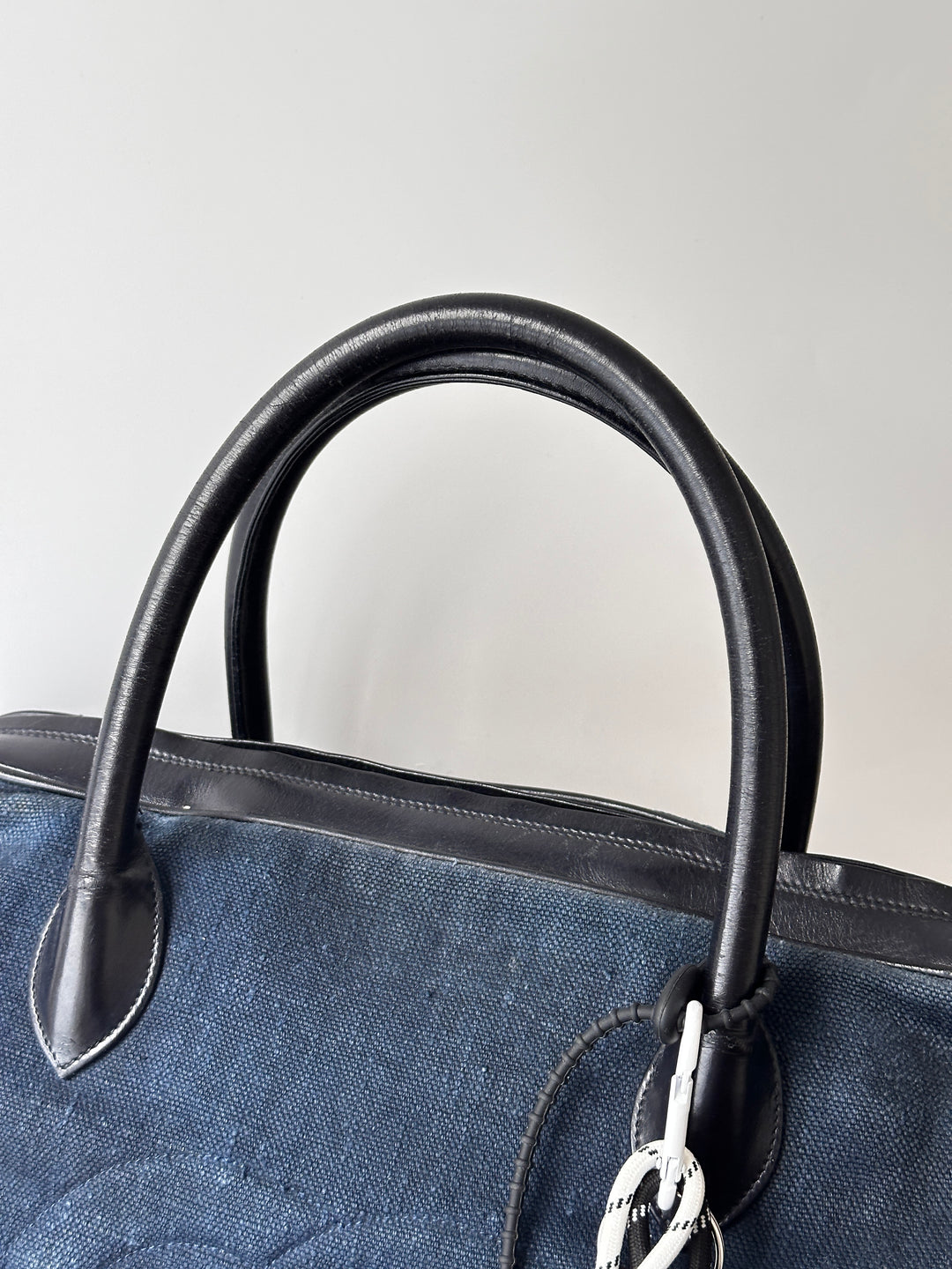 CHANEL Denim Leather Tote Bag 💙🖤｜Oversized CC Logo × Gold Ring Charm × Lightweight Daily Carry