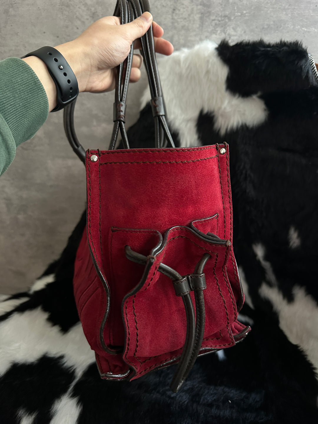 LOEWE Cowhide Suede Shopper Tote Bag ❤️｜Red Suede × Embossed Anagram × Spacious Everyday Size✨