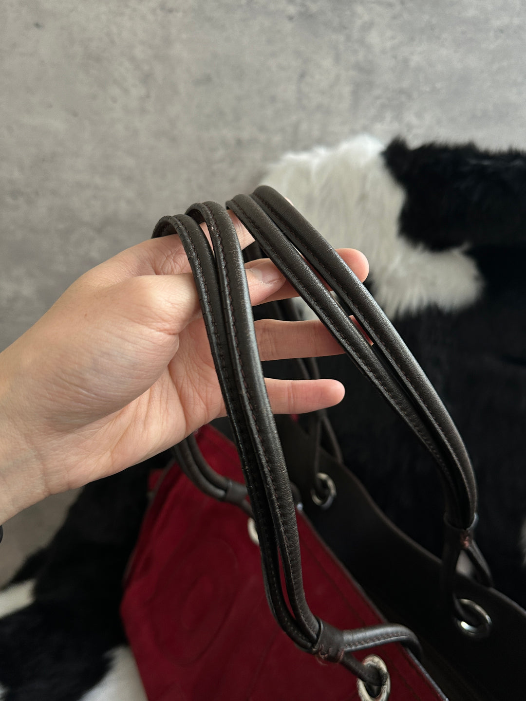 LOEWE Cowhide Suede Shopper Tote Bag ❤️｜Red Suede × Embossed Anagram × Spacious Everyday Size✨