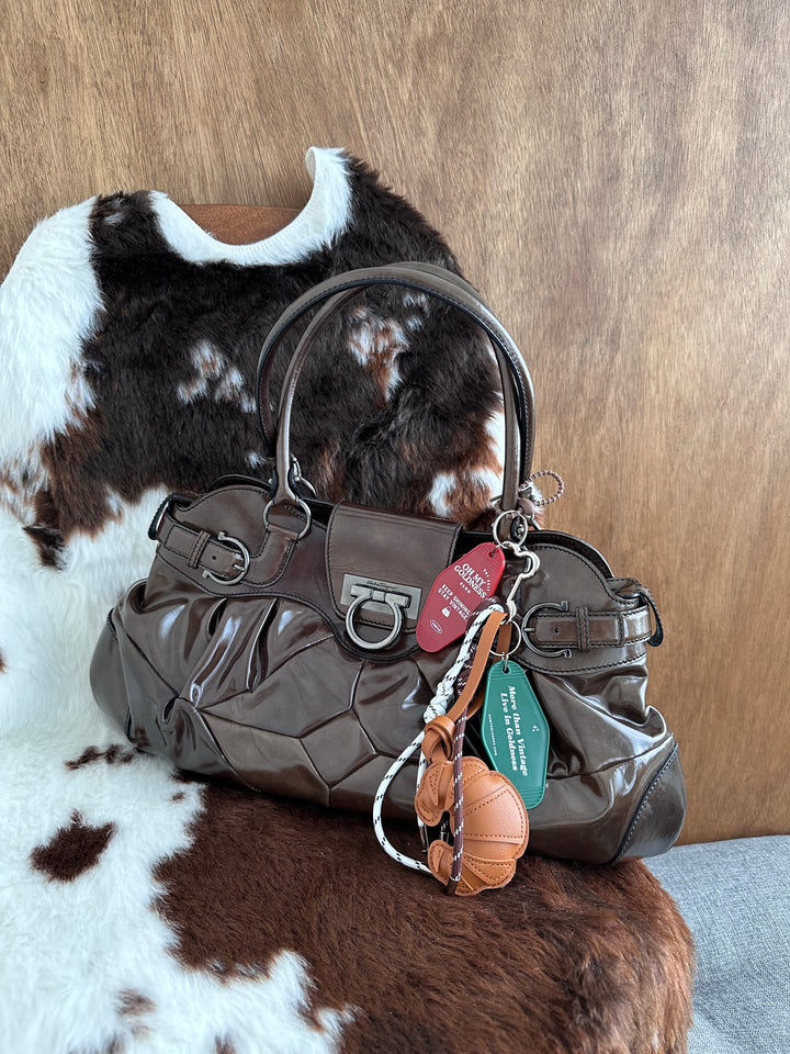 Ferragamo Gancini Hobo Bag 🖤🫒｜Quilted Design Detail・Olive Tone・Effortless Chic