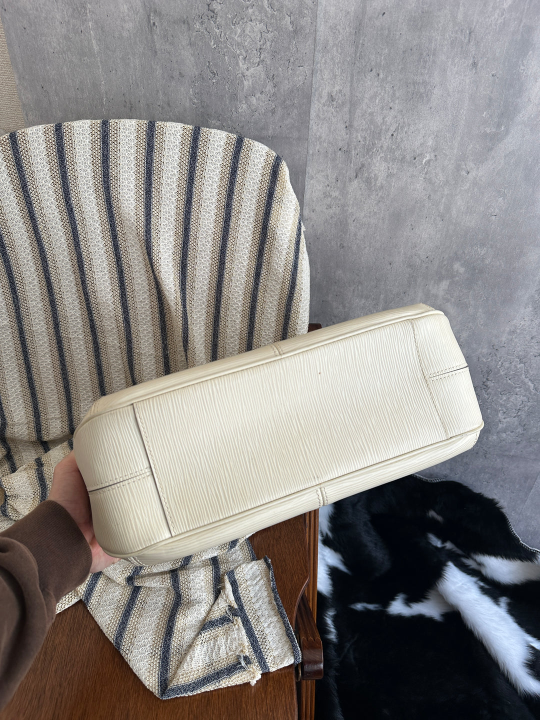Louis Vuitton Cream Epi Leather Shoulder Bag