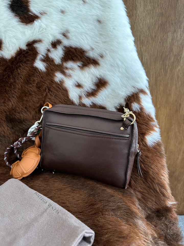 Bottega Veneta Mini Shoulder Bag 🤎✨｜Braided Handle Detail・Compact Yet Spacious・Convertible Carry