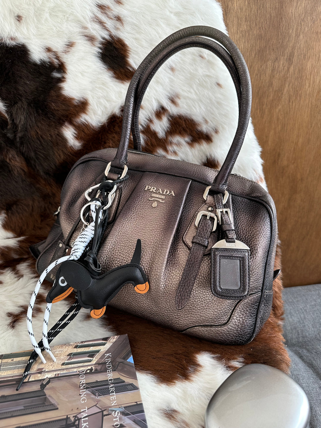 Prada Small Boston Bag 🤎🖤｜Gradient Leather Finish・Shoulder Carry・Spacious Design