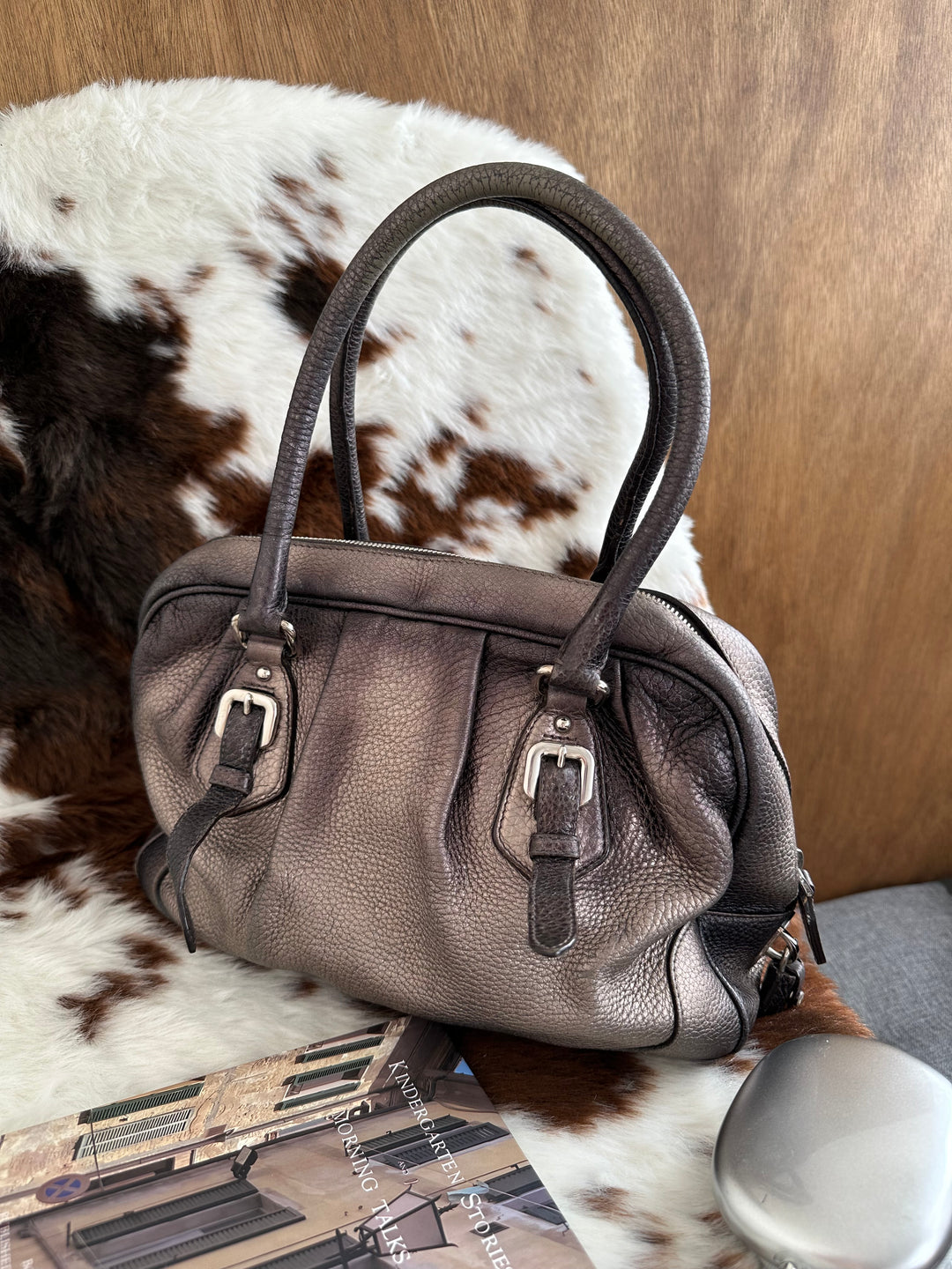 Prada Small Boston Bag 🤎🖤｜Gradient Leather Finish・Shoulder Carry・Spacious Design