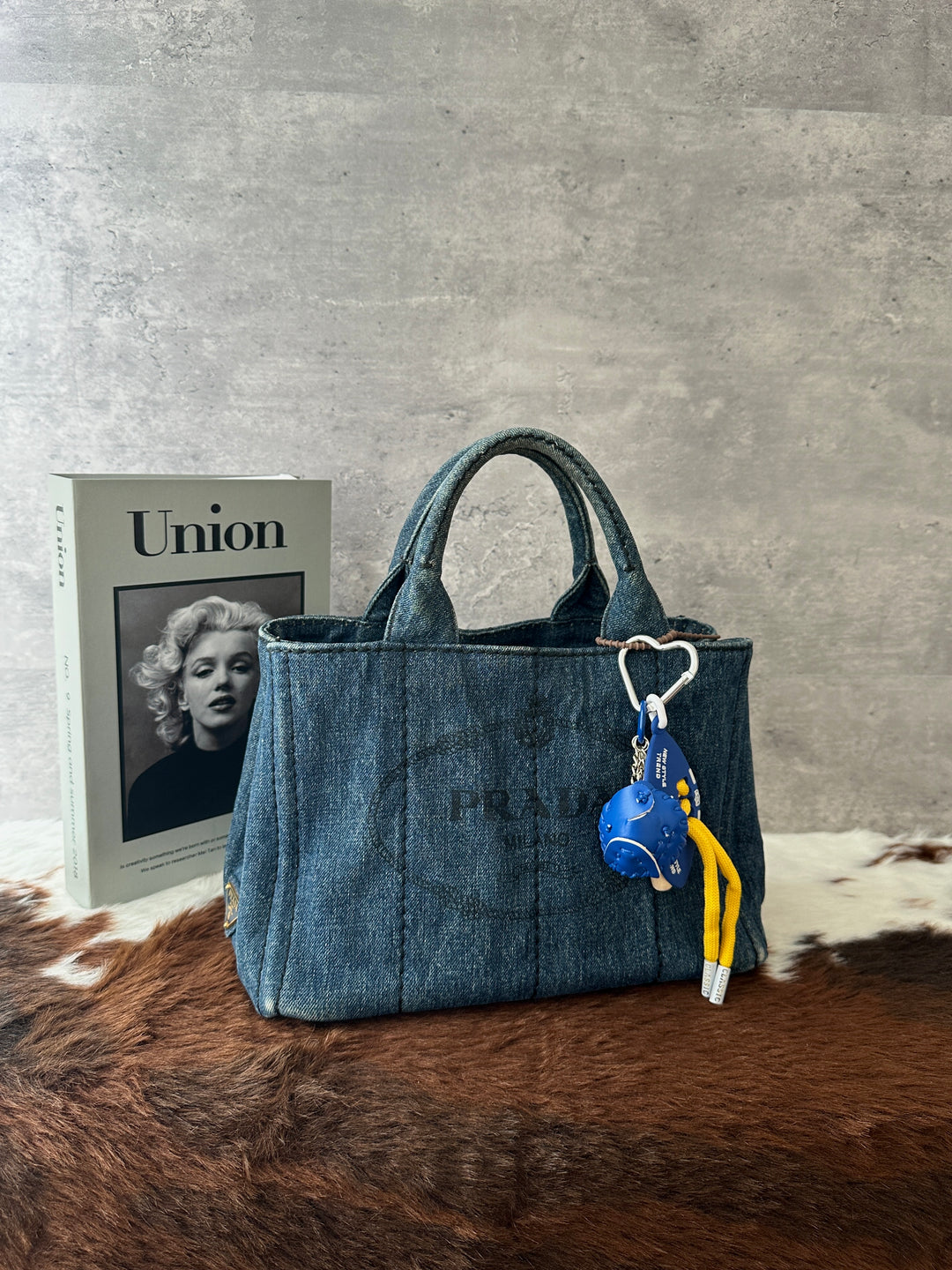 Prada Denim Tote 💙✨｜Structured Denim × Compact Proportions × Spacious Interior