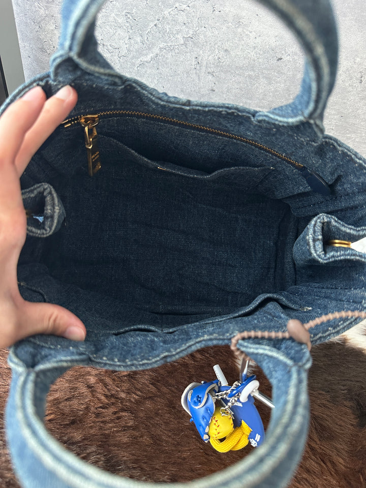 Prada Denim Tote 💙✨｜Structured Denim × Compact Proportions × Spacious Interior